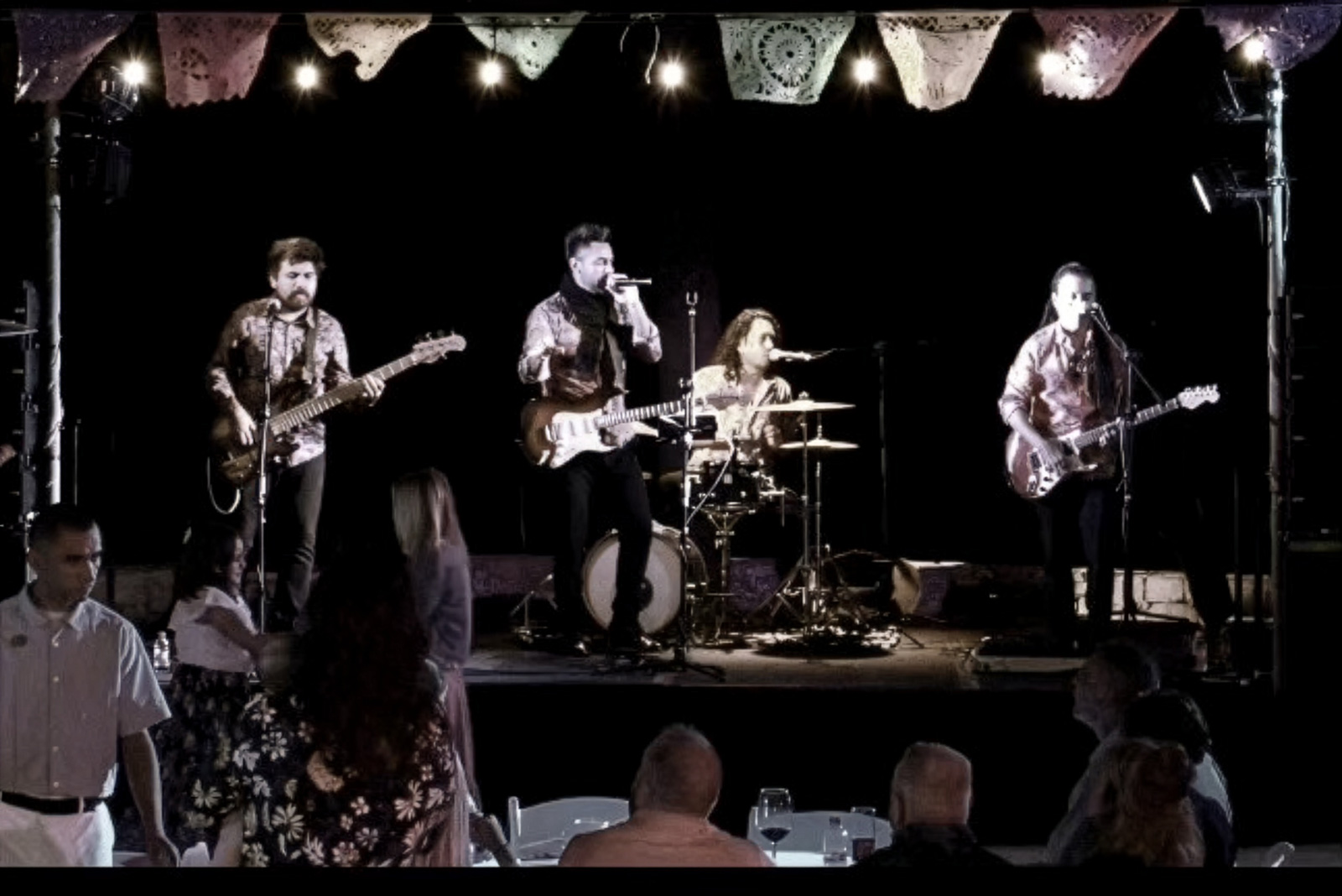 Deja-Vu performing live in Los Cabos